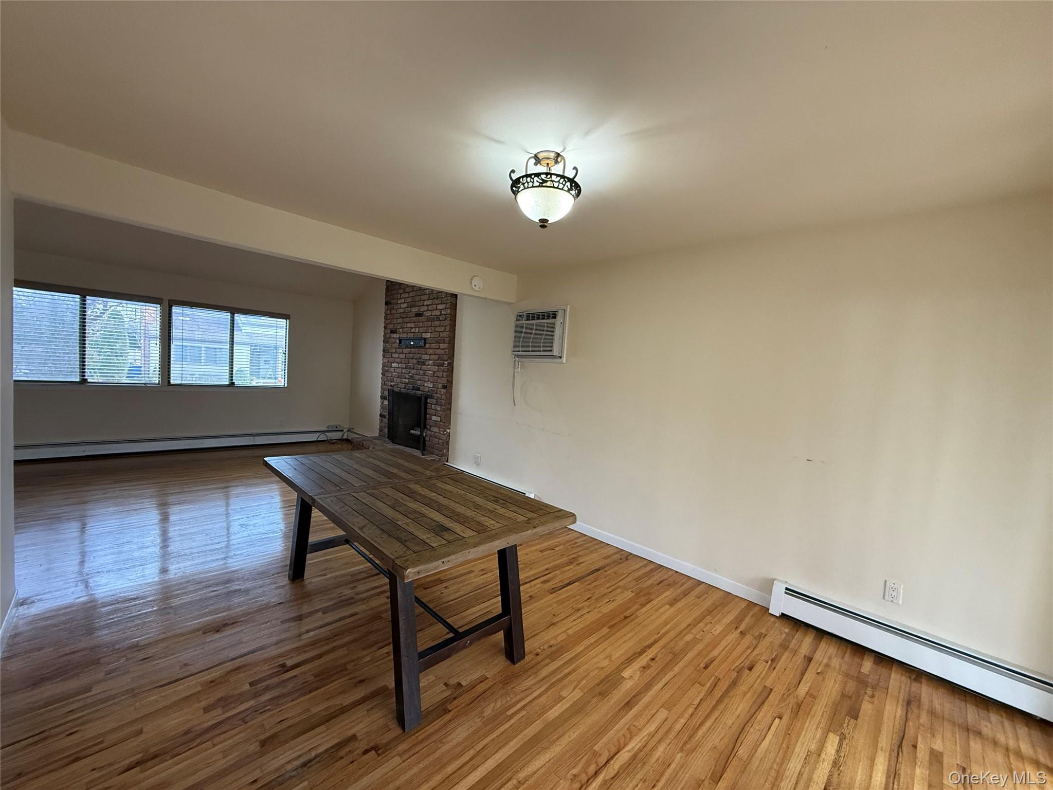 #4 photo, 35A Norwood Road, Port Washington , NY 11050