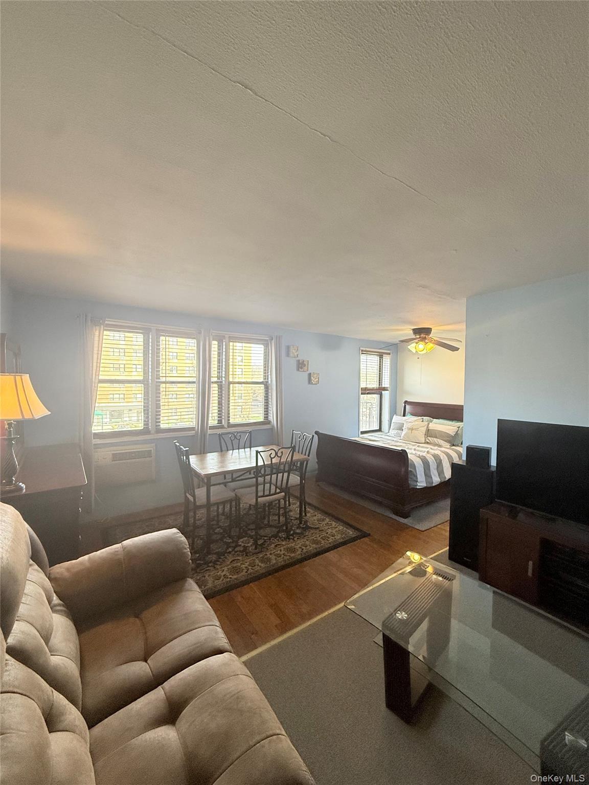 #6 photo, 84-09 155th Avenue, कुईंस Howard Beach , NY 11414