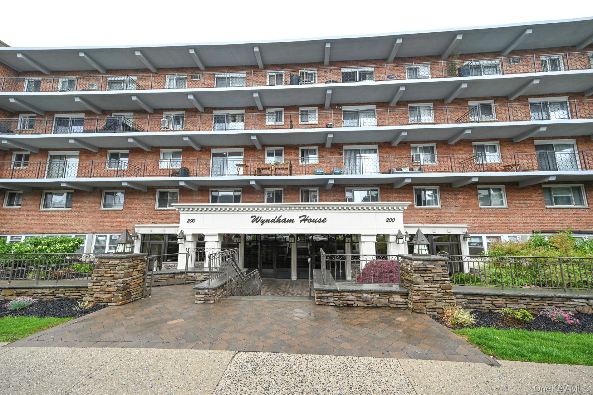 #19 photo, 200 Atlantic Avenue, מחוז נסאו Lynbrook , NY 11563