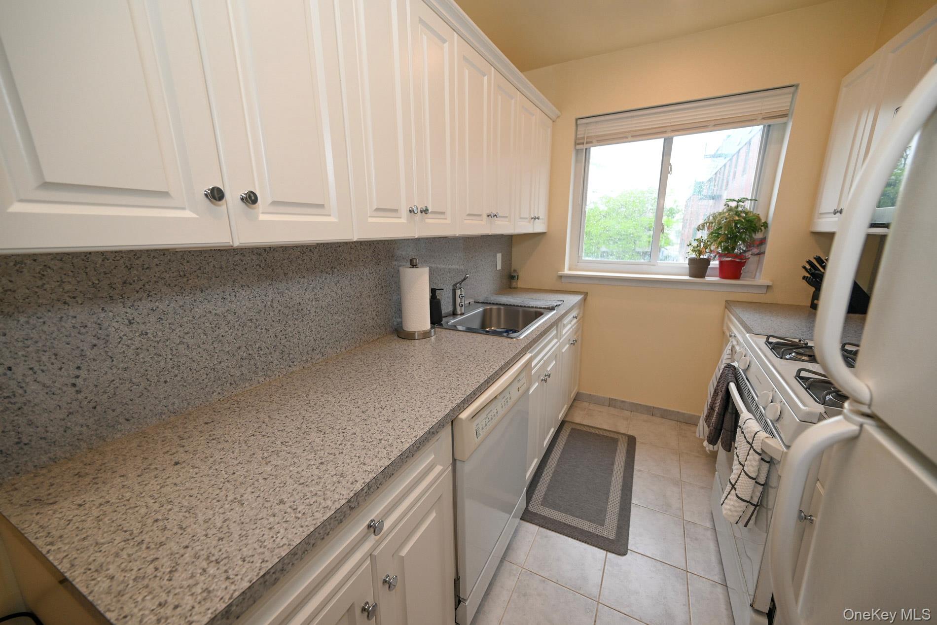 #6 photo, 200 Atlantic Avenue, מחוז נסאו Lynbrook , NY 11563