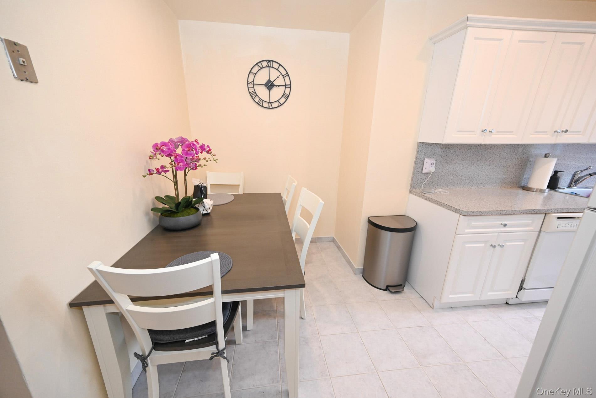 #7 photo, 200 Atlantic Avenue, מחוז נסאו Lynbrook , NY 11563