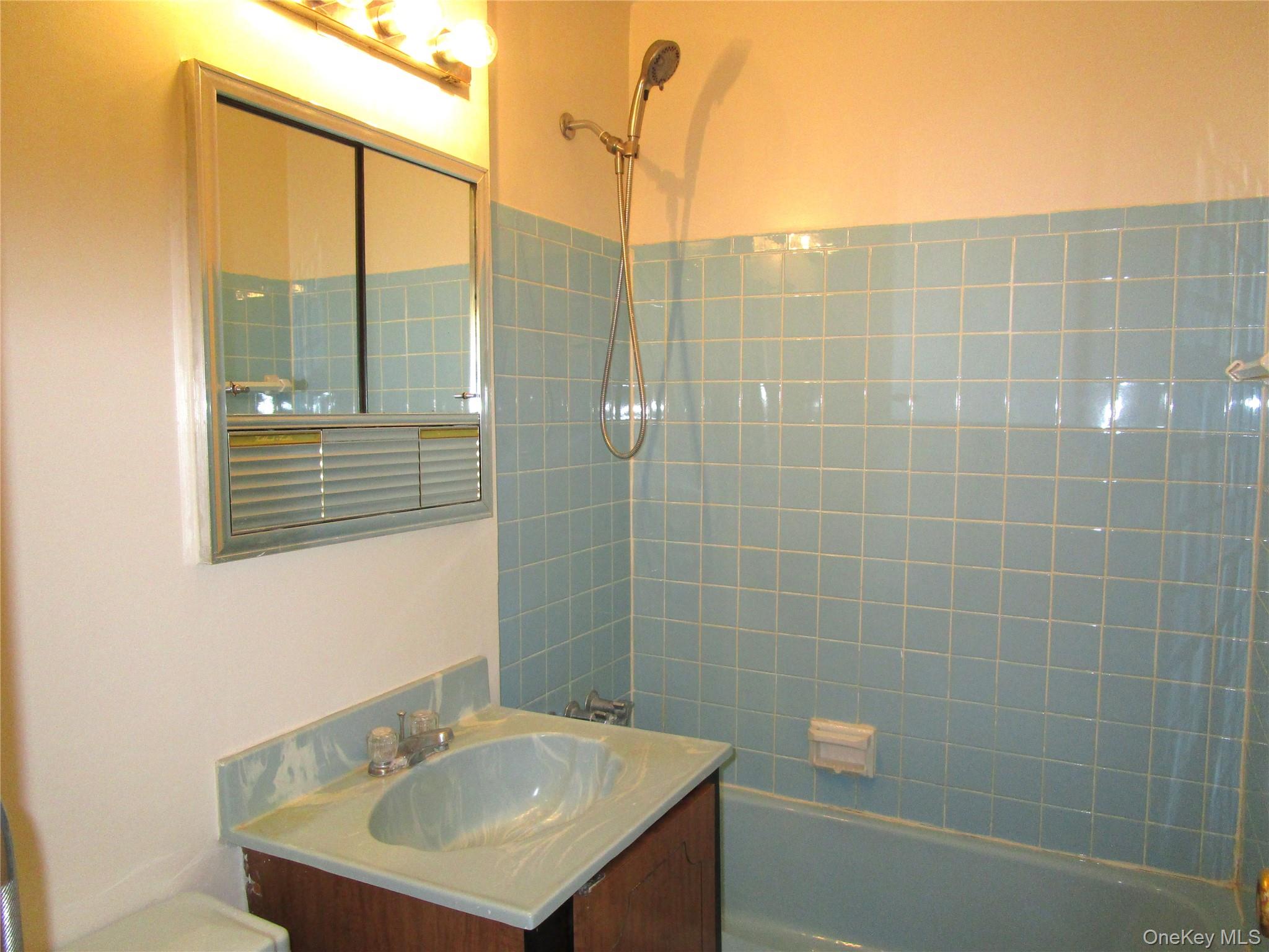 #17 photo, 20 Daley Place, מחוז נסאו Lynbrook , NY 11563