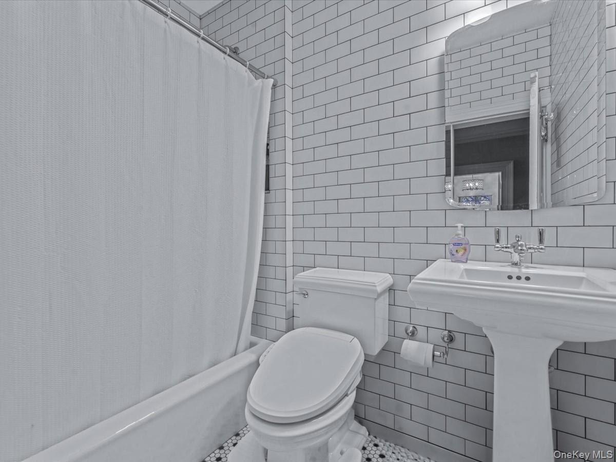 #18 photo, 29 Center Drive, 뉴욕퀸즈 Douglaston , NY 11363