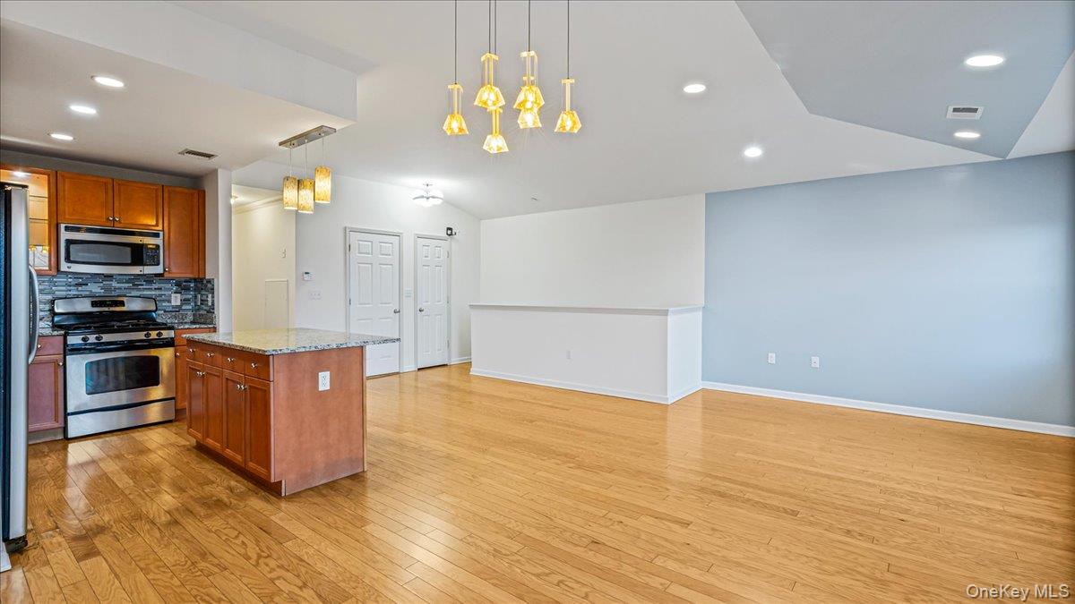 #10 photo, 122-04 Powell Cove Boulevard, College Point , NY 11356