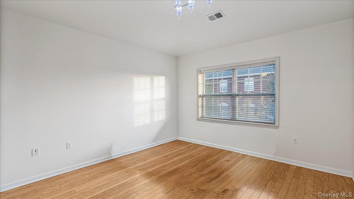 #18 photo, 122-04 Powell Cove Boulevard, College Point , NY 11356