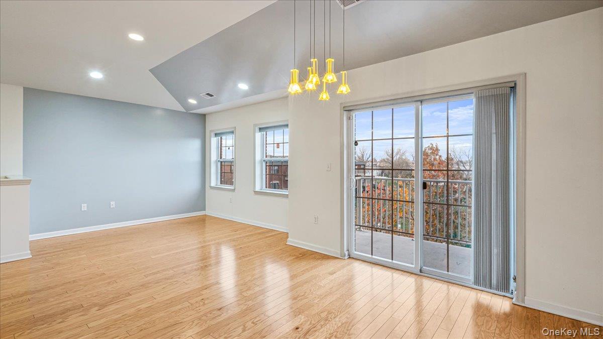 #9 photo, 122-04 Powell Cove Boulevard, College Point , NY 11356