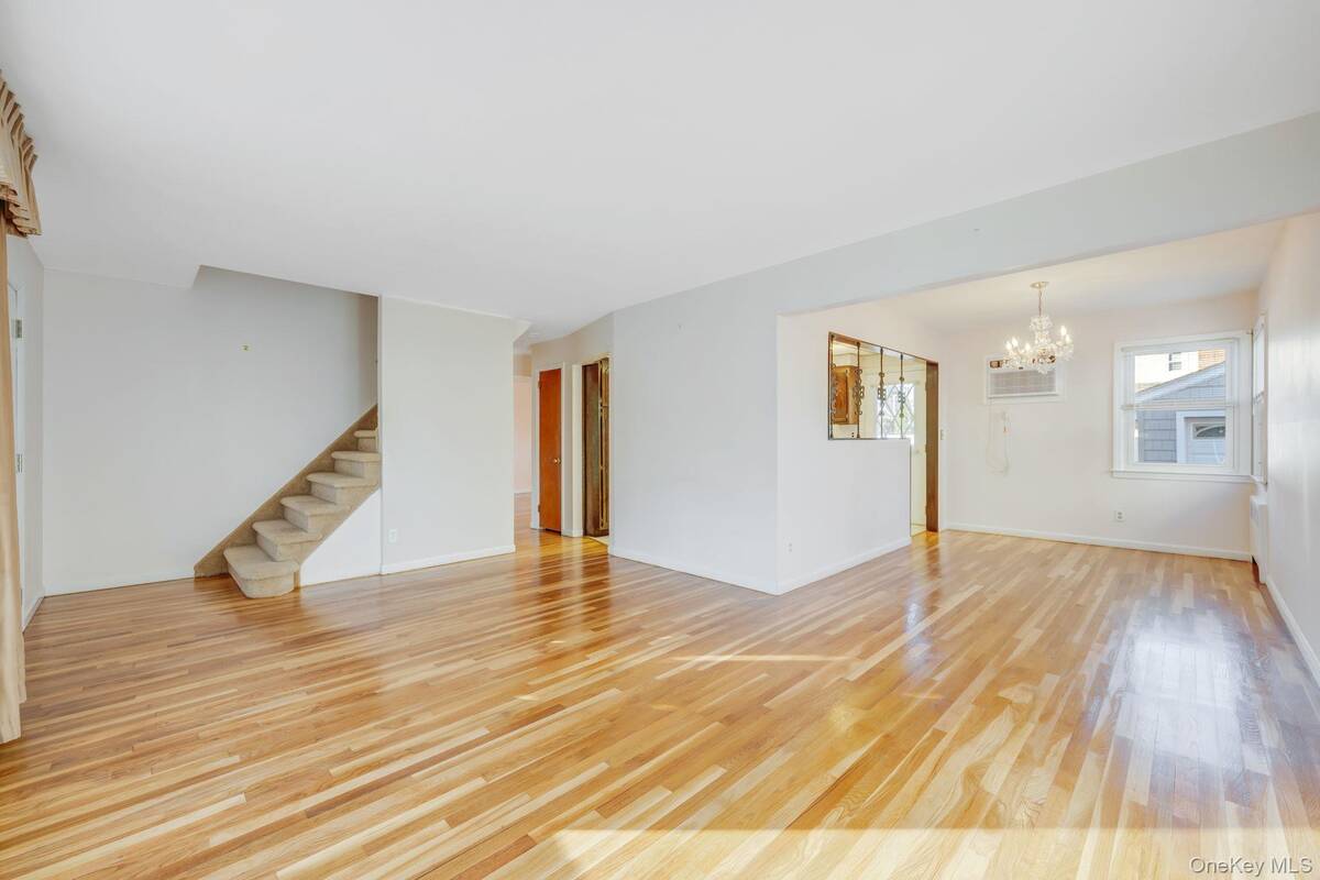 #11 photo, 44 Clark Street, Huntington , NY 11743