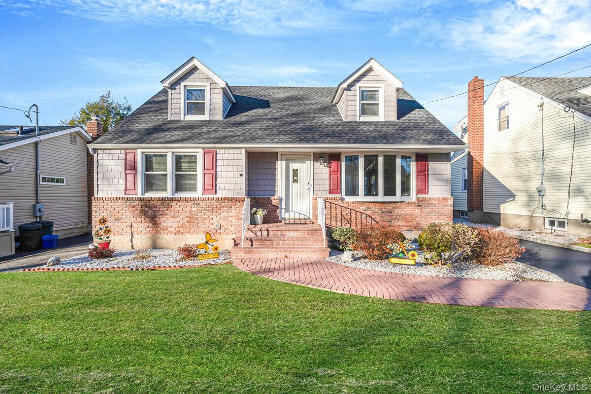 #2 photo, 44 Clark Street, Huntington , NY 11743