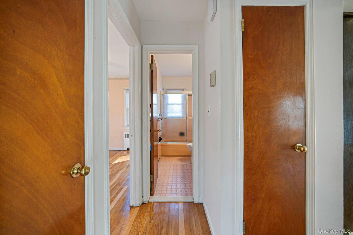 #21 photo, 44 Clark Street, Huntington , NY 11743