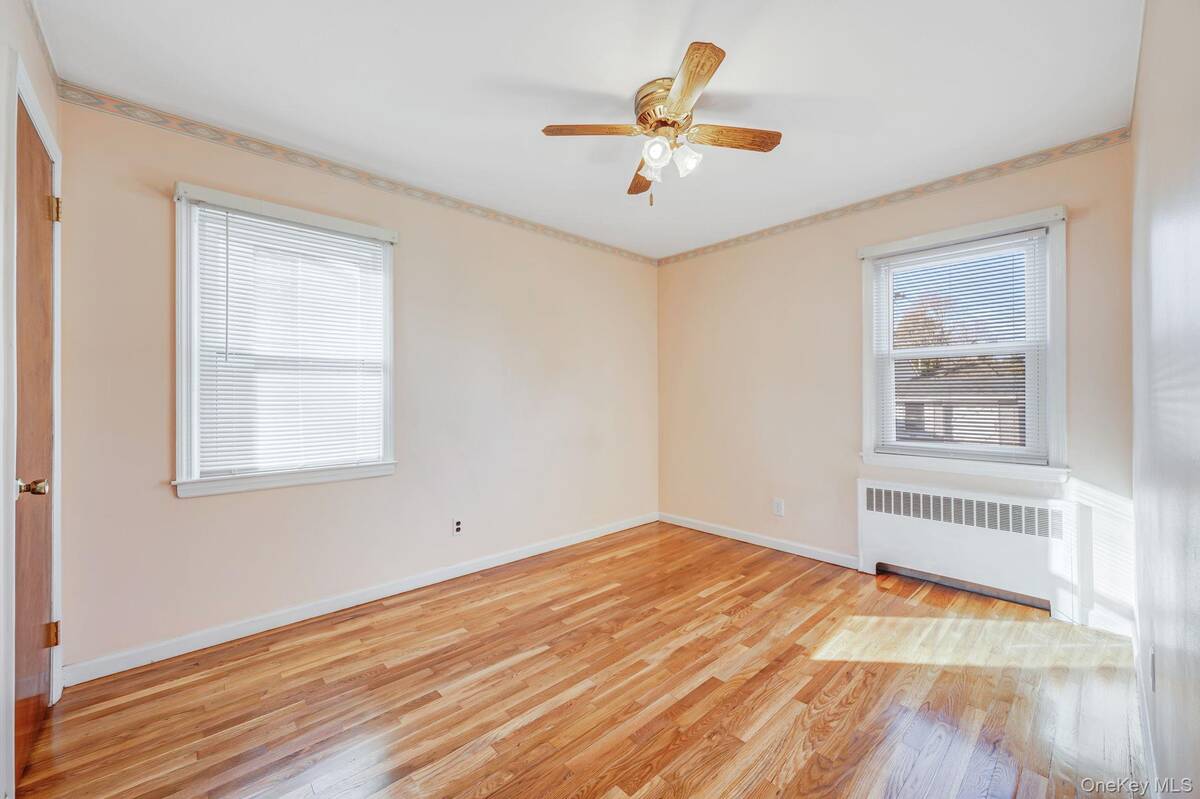 #22 photo, 44 Clark Street, Huntington , NY 11743