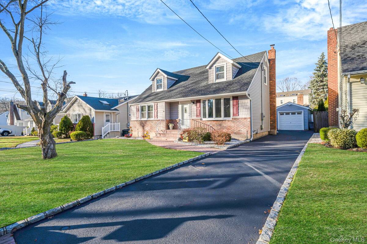 #3 photo, 44 Clark Street, Huntington , NY 11743