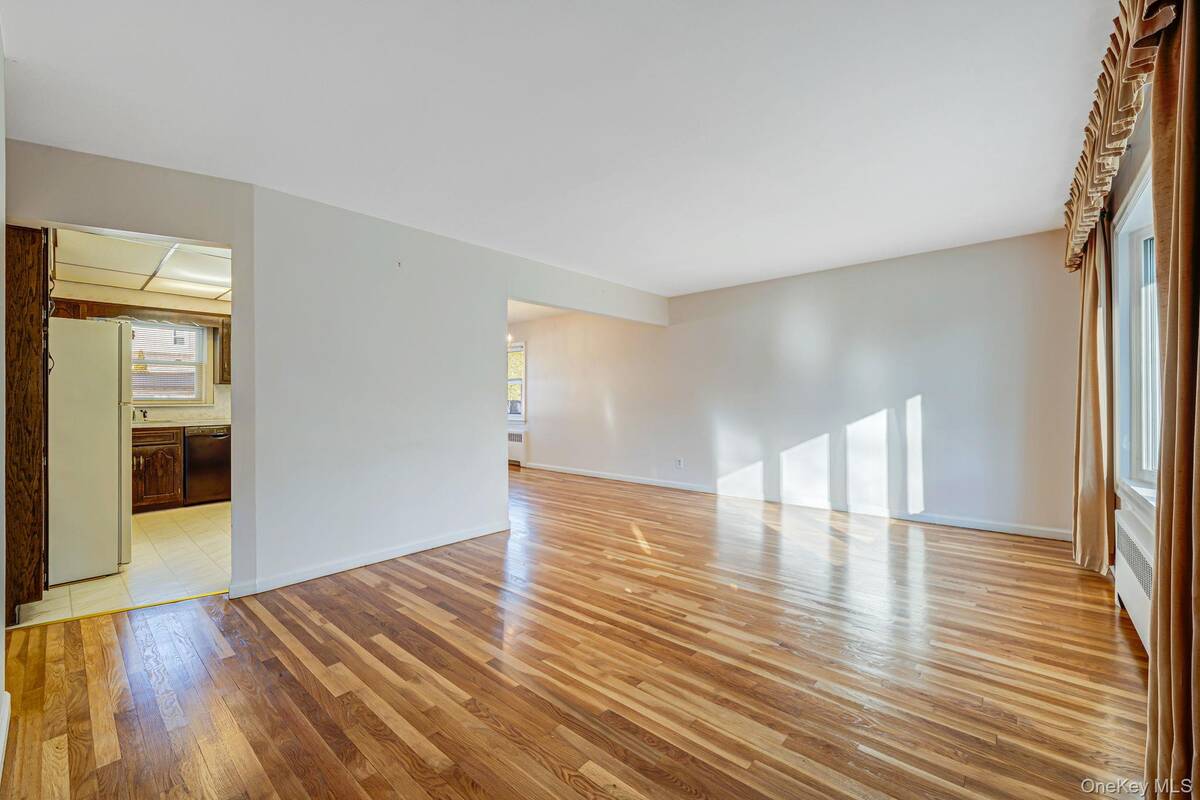 #9 photo, 44 Clark Street, Huntington , NY 11743