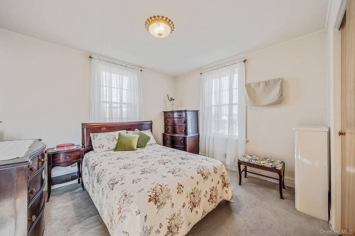 #10 photo, 12 Hawthorne Street, नासाउ काउंटी Williston Park , NY 11596