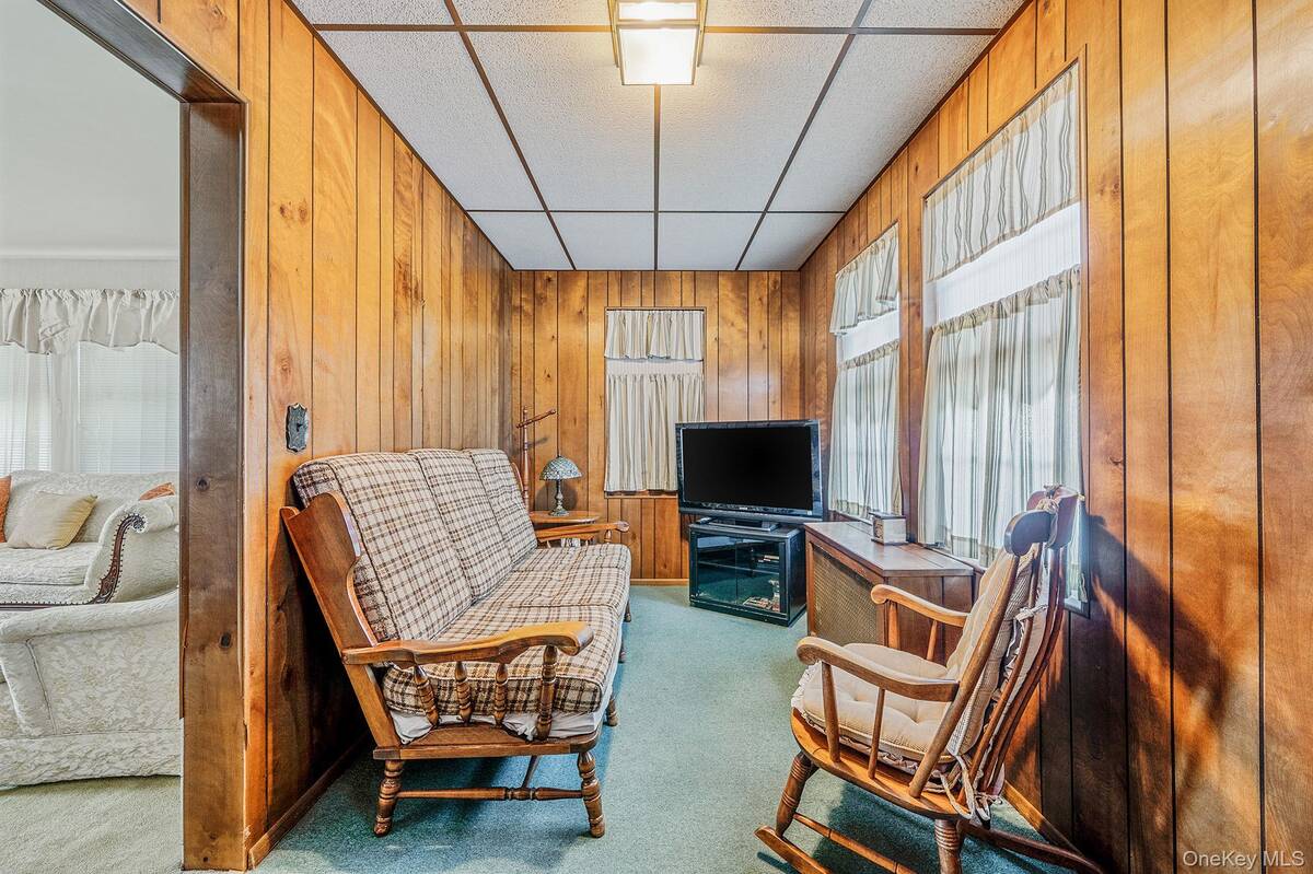 #5 photo, 12 Hawthorne Street, नासाउ काउंटी Williston Park , NY 11596