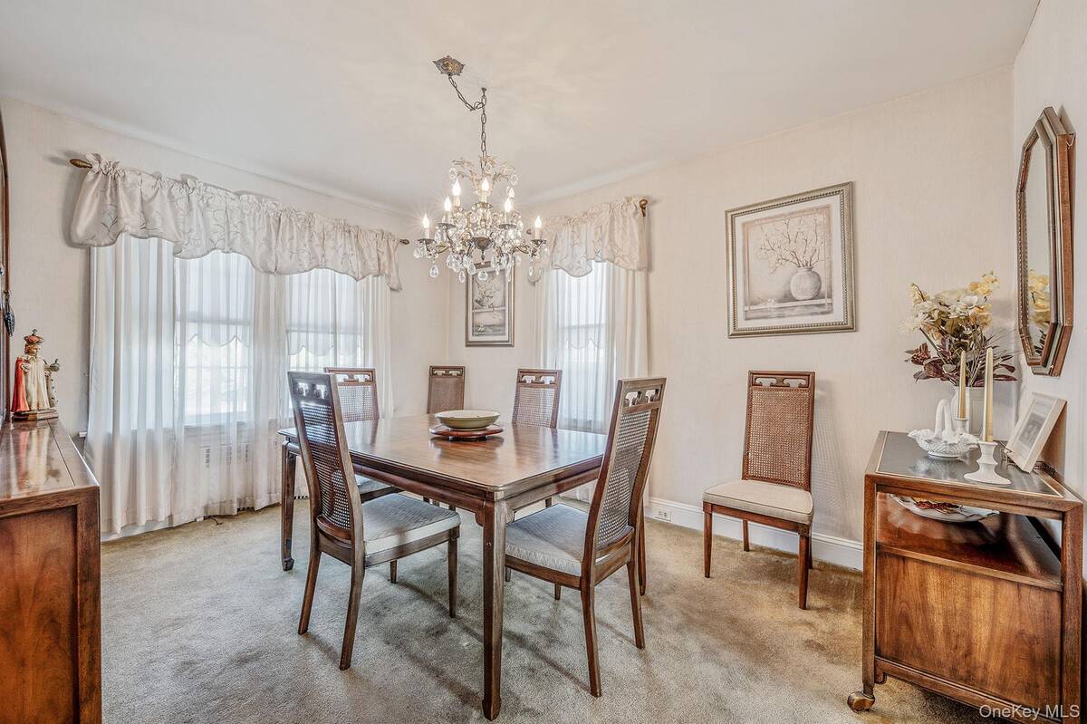 #7 photo, 12 Hawthorne Street, नासाउ काउंटी Williston Park , NY 11596