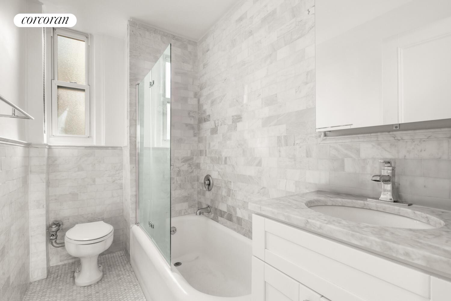 #6 photo, 27 W 55TH Street, Midtown , NY 10019