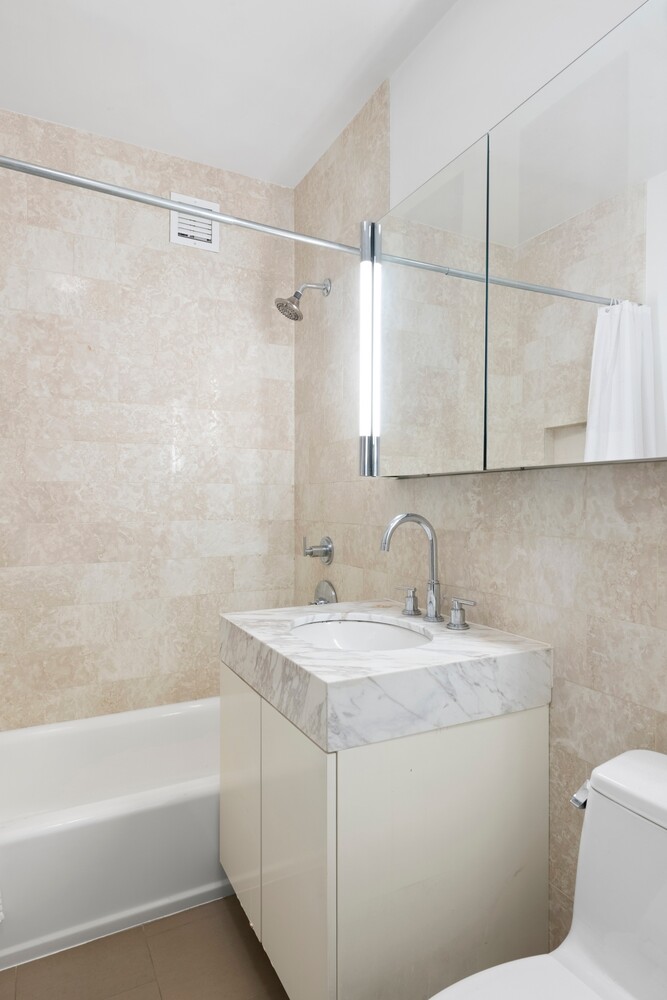 #7 photo, 300 E 64TH Street, Lenox Hill , NY 10021