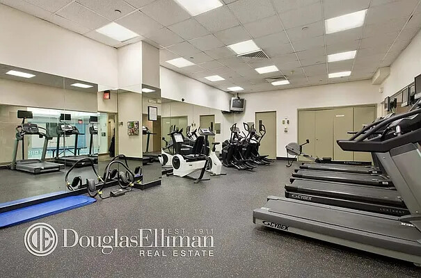 #13 photo, New York City, Murray Hill , NY 10016