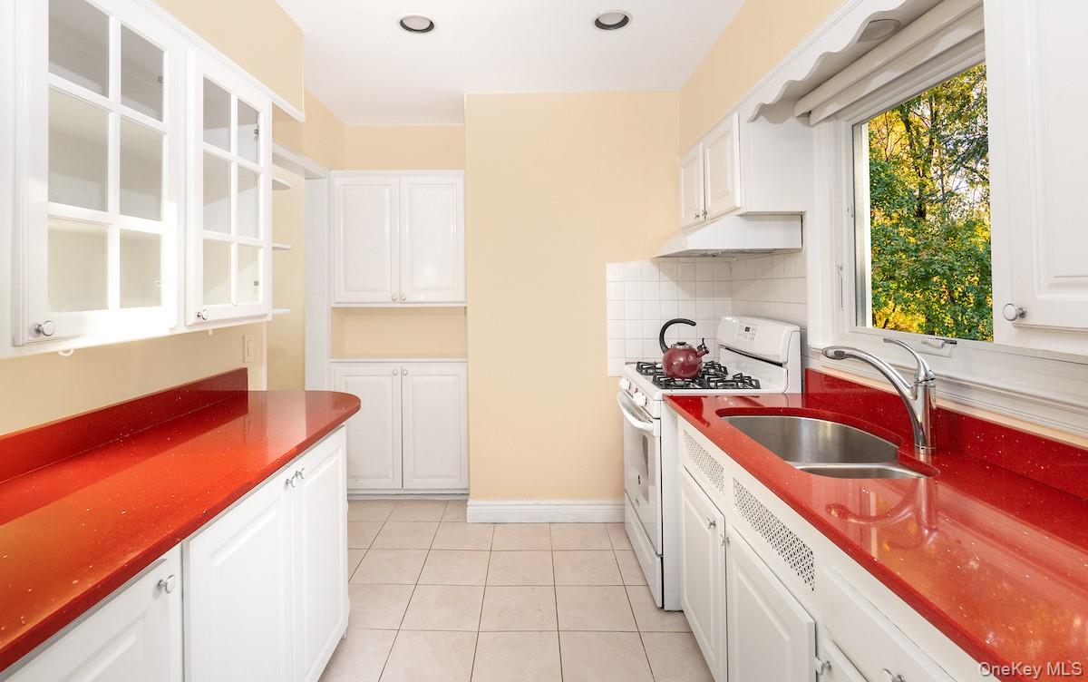 #12 photo, 77 Washington Avenue, Dobbs Ferry , NY 10522