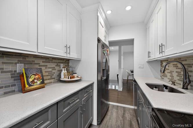 #13 photo, 127 Fifteenth Street, नासाउ काउंटी Garden City , NY 11530