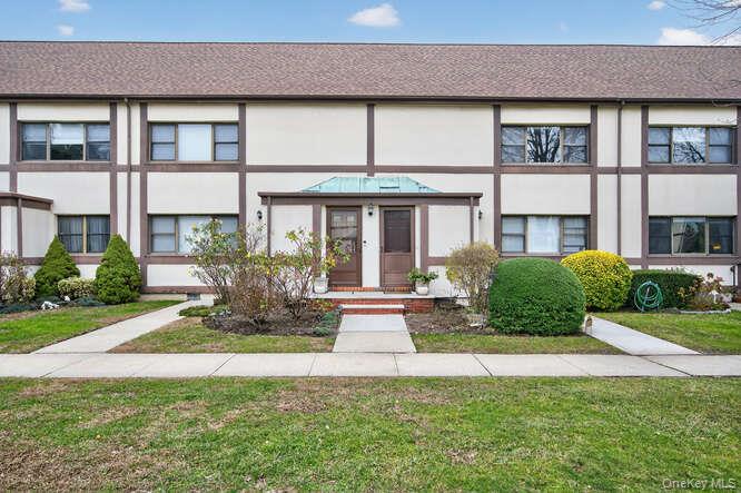 #2 photo, 127 Fifteenth Street, नासाउ काउंटी Garden City , NY 11530