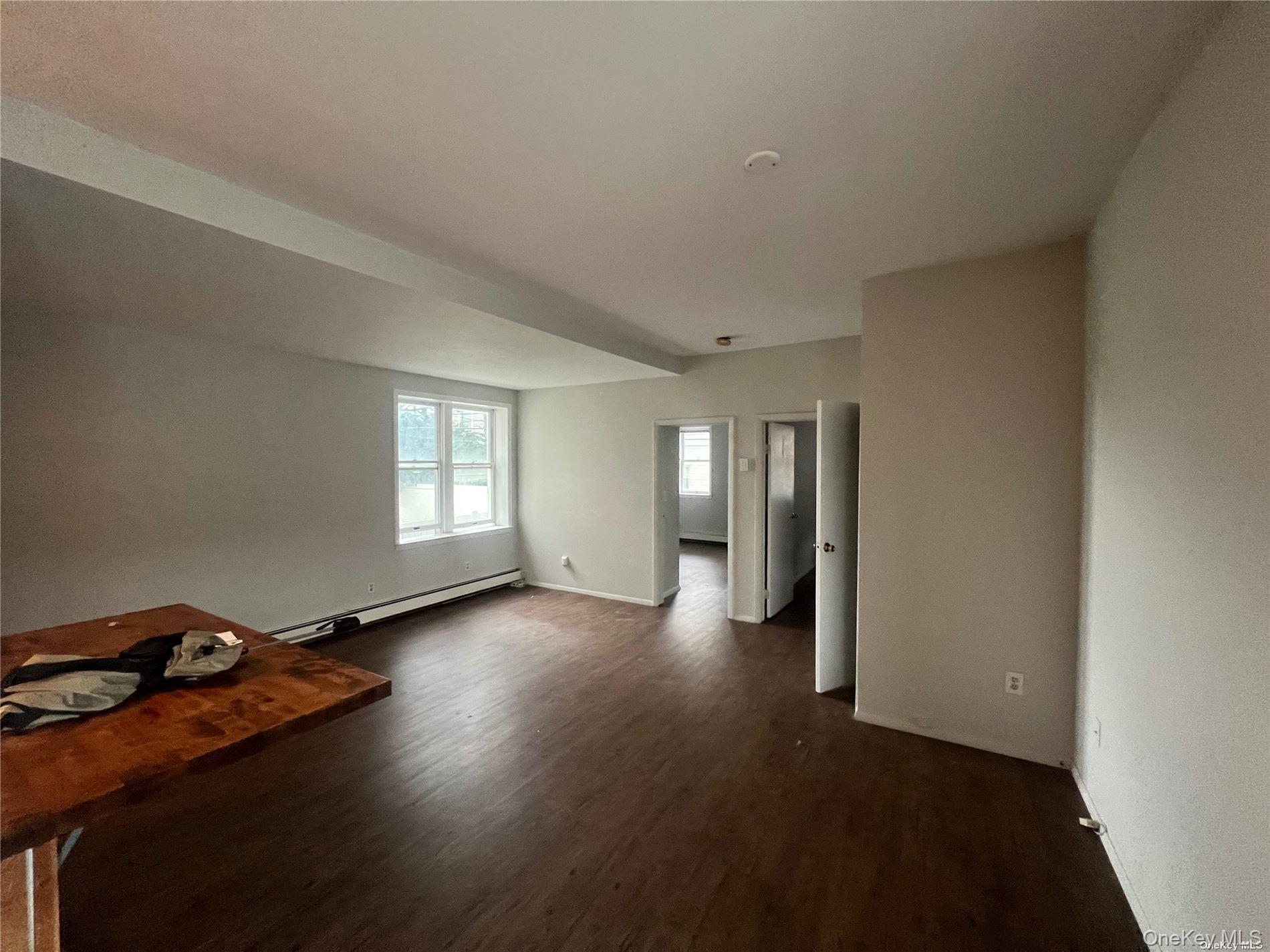 #3 photo, 541 E Broadway, नासाउ काउंटी Long Beach , NY 11561