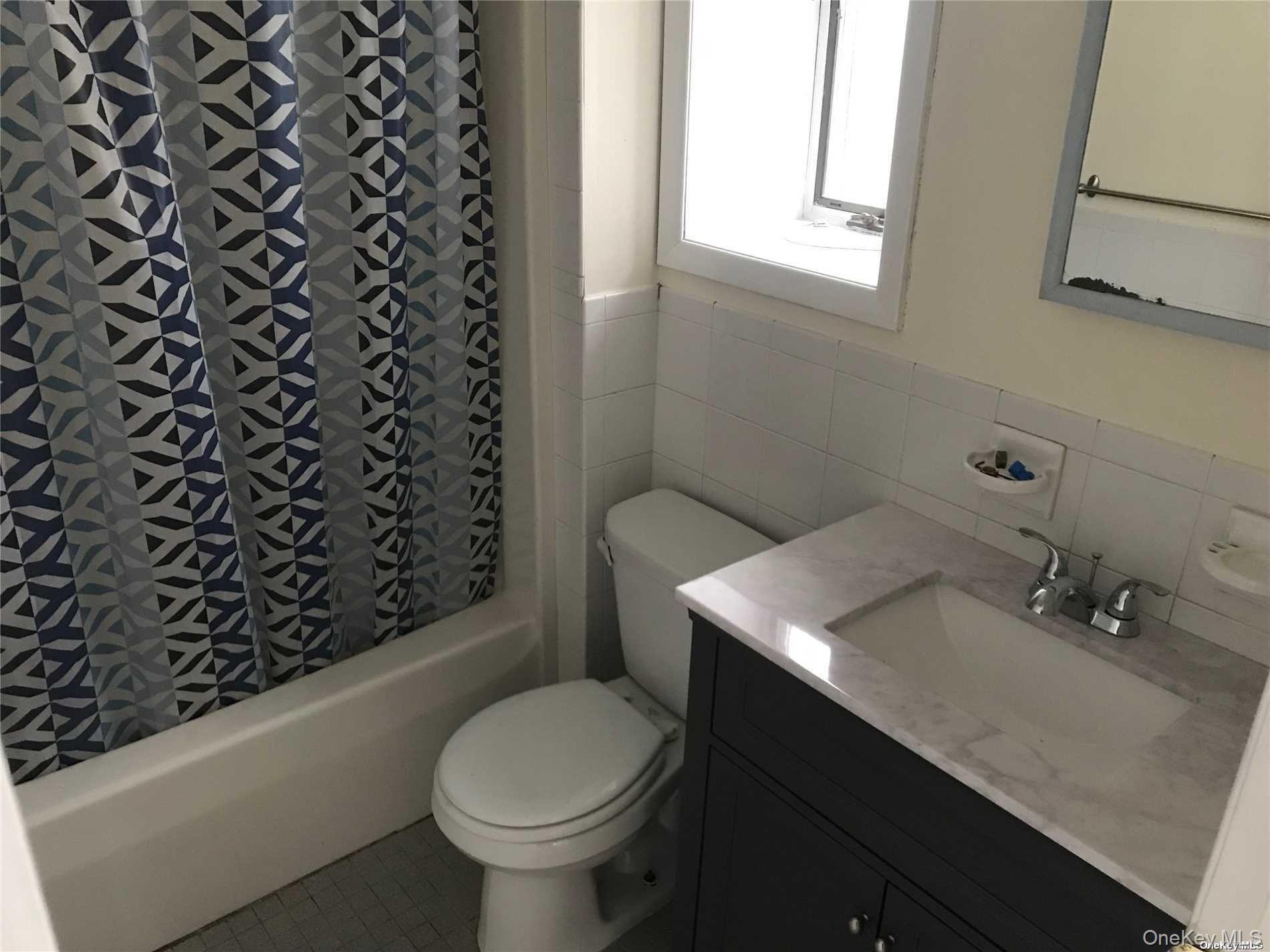 #7 photo, 541 E Broadway, नासाउ काउंटी Long Beach , NY 11561