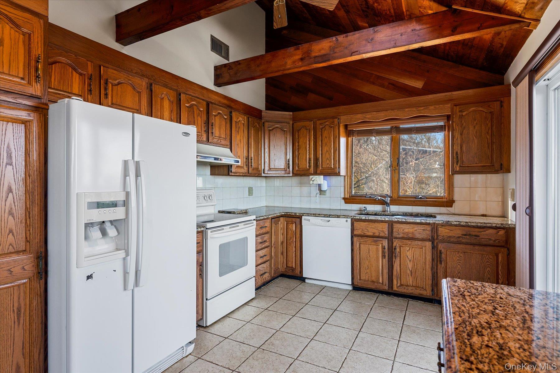 #12 photo, 18 N Walk, सफ़ोक काउंटी Jamesport , NY 11947