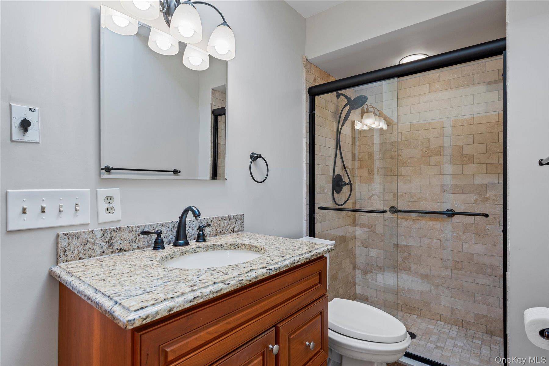 #17 photo, 18 N Walk, सफ़ोक काउंटी Jamesport , NY 11947