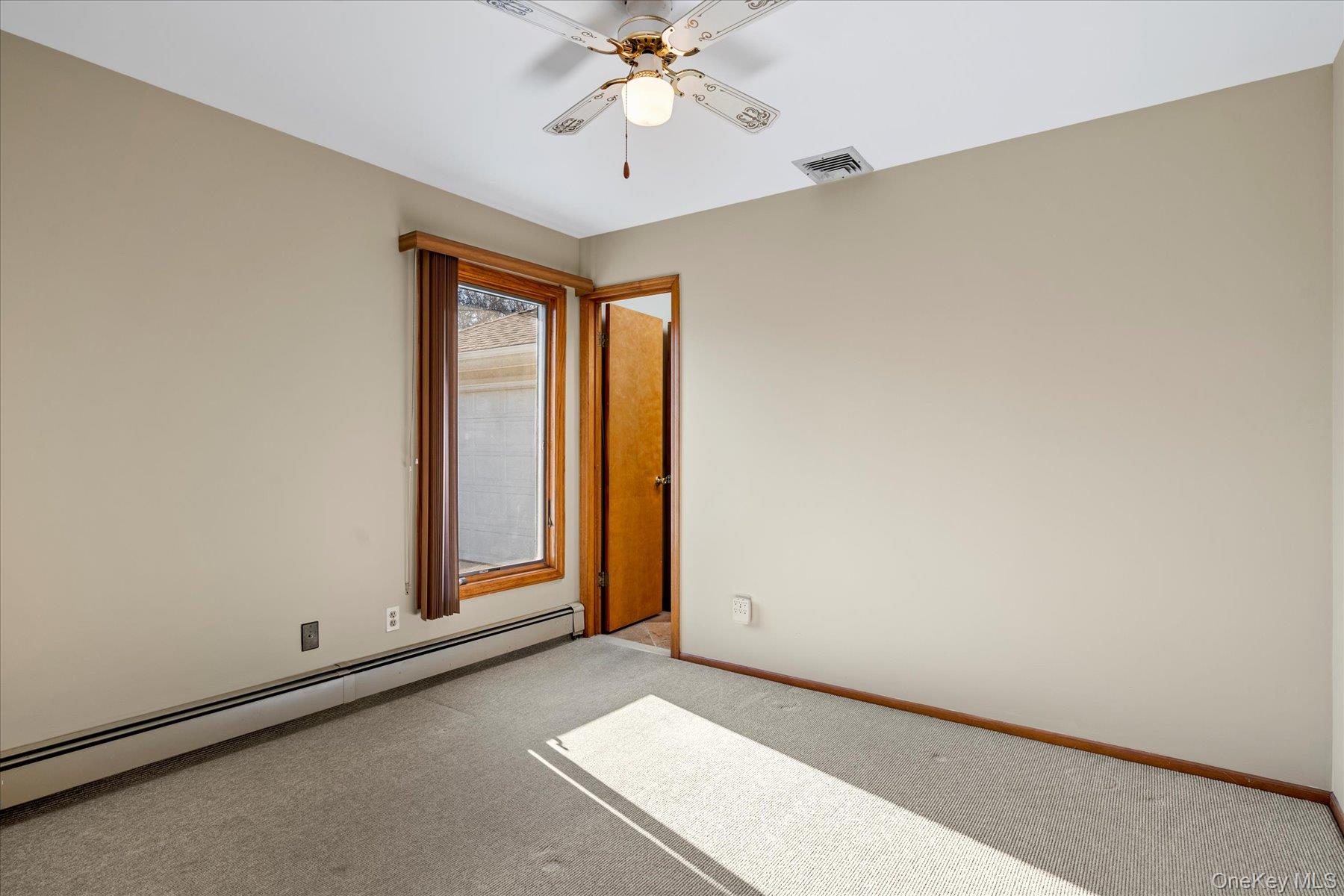 #18 photo, 18 N Walk, सफ़ोक काउंटी Jamesport , NY 11947