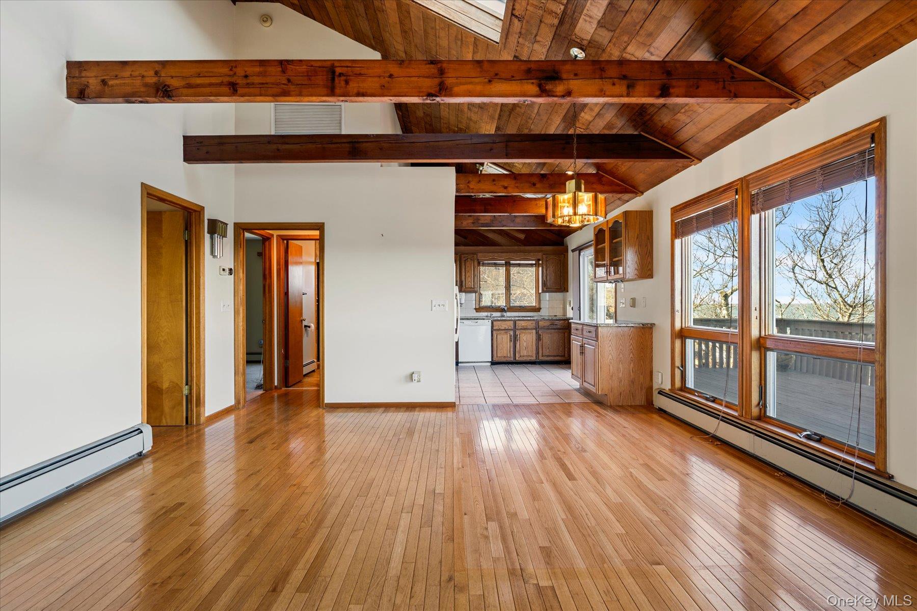 #9 photo, 18 N Walk, सफ़ोक काउंटी Jamesport , NY 11947