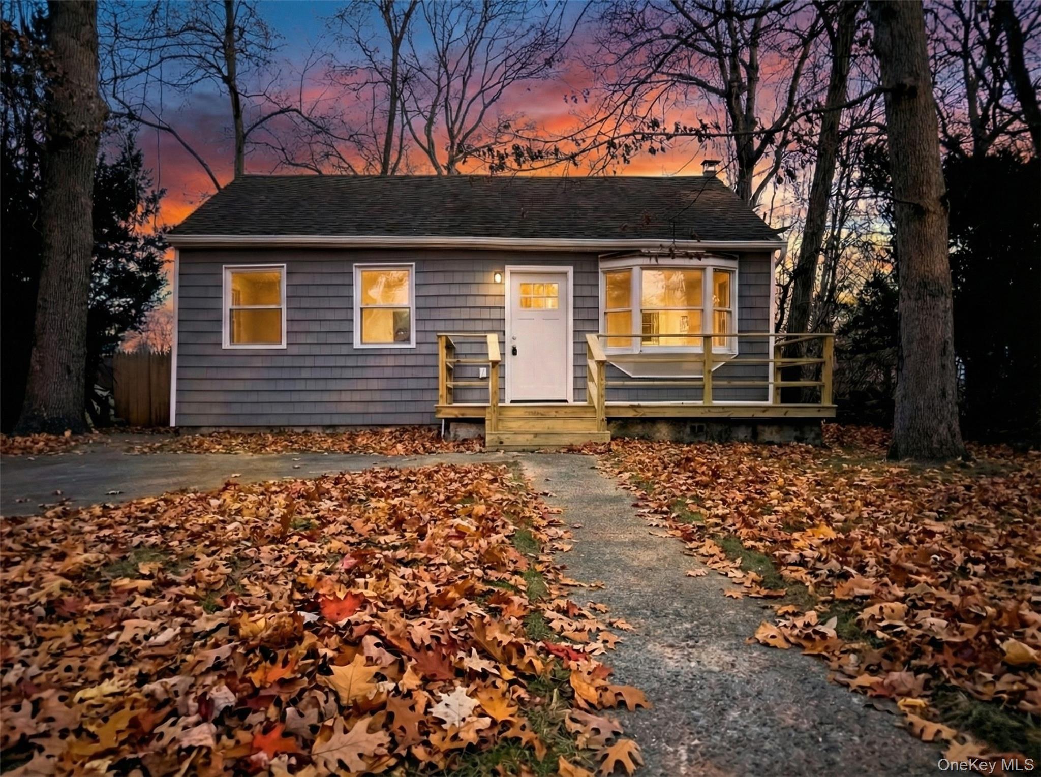 #1 photo, 77 Spar Drive, 롱 아일랜드 Mastic Beach , NY 11951