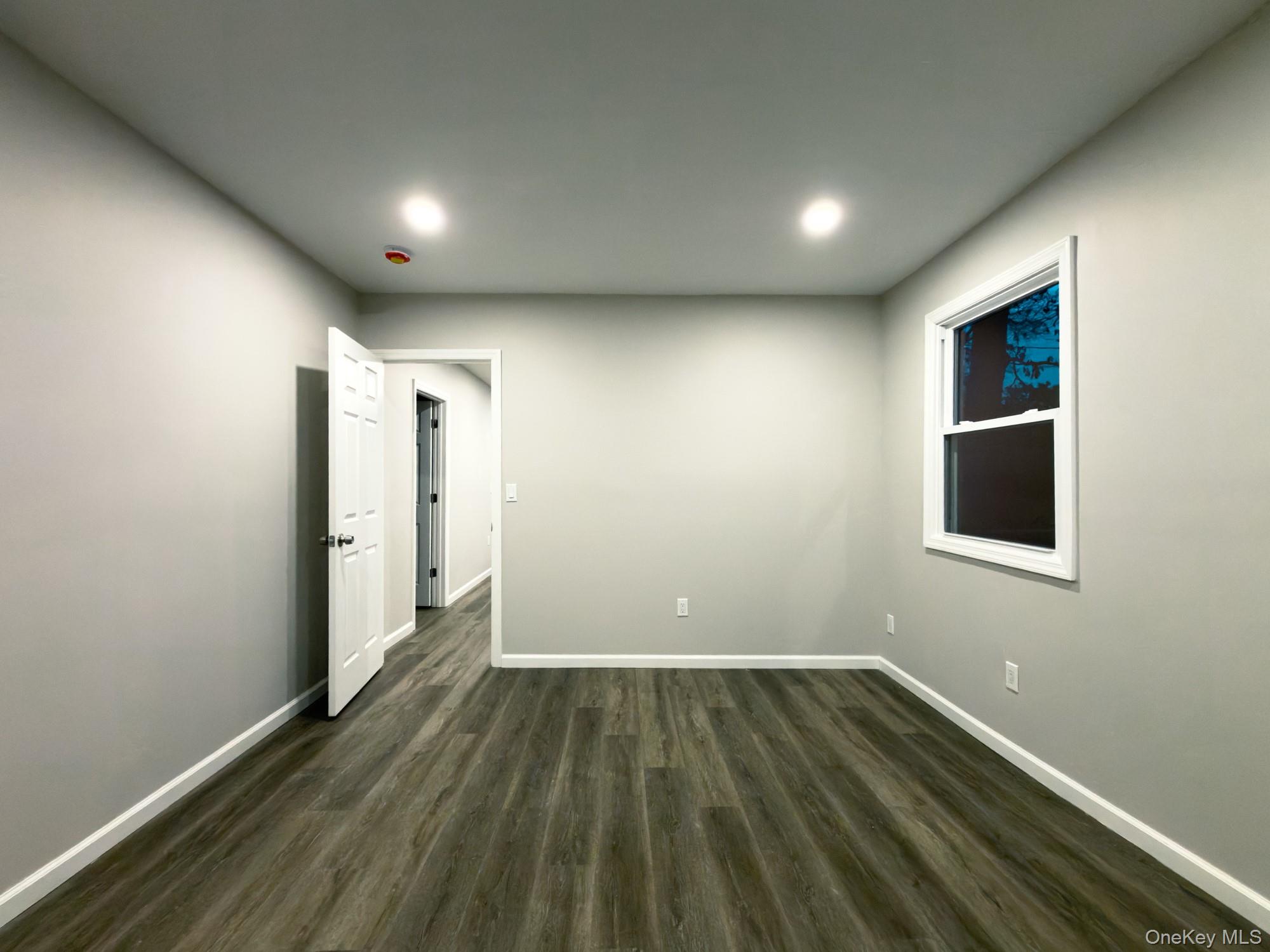 #13 photo, 77 Spar Drive, 롱 아일랜드 Mastic Beach , NY 11951