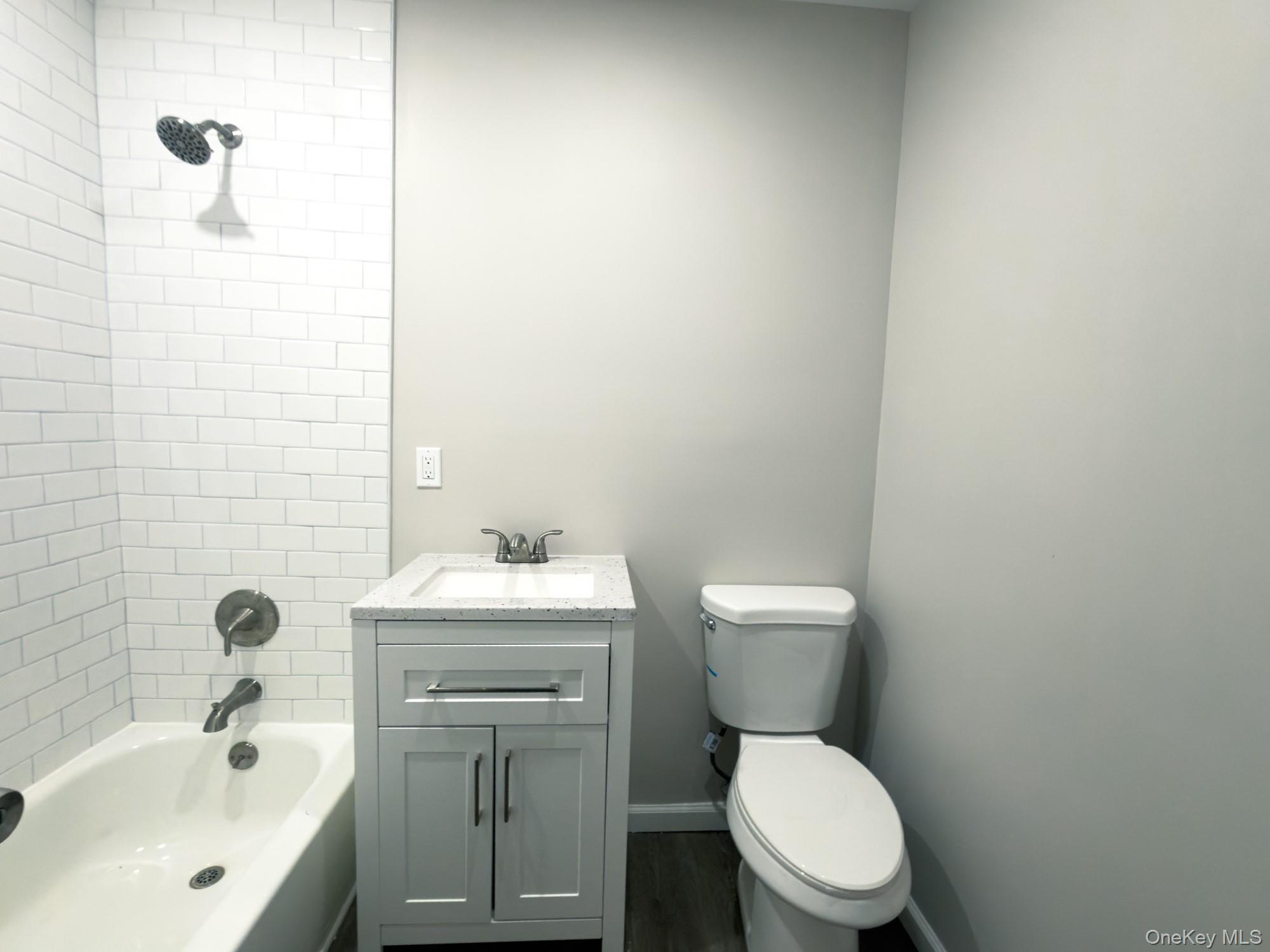 #17 photo, 77 Spar Drive, 롱 아일랜드 Mastic Beach , NY 11951