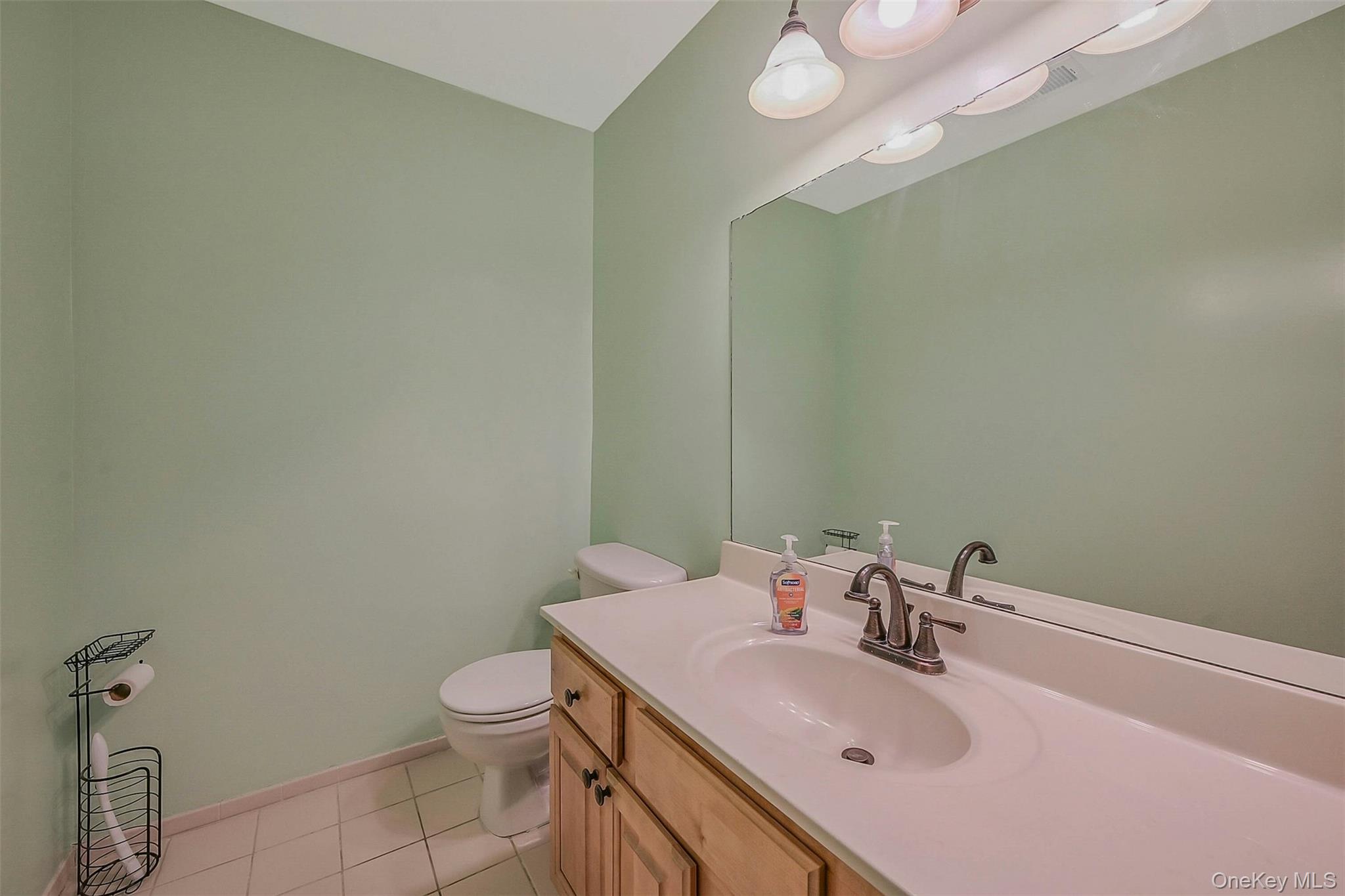 #14 photo, 50 Strawberry Commons, Riverhead , NY 11901