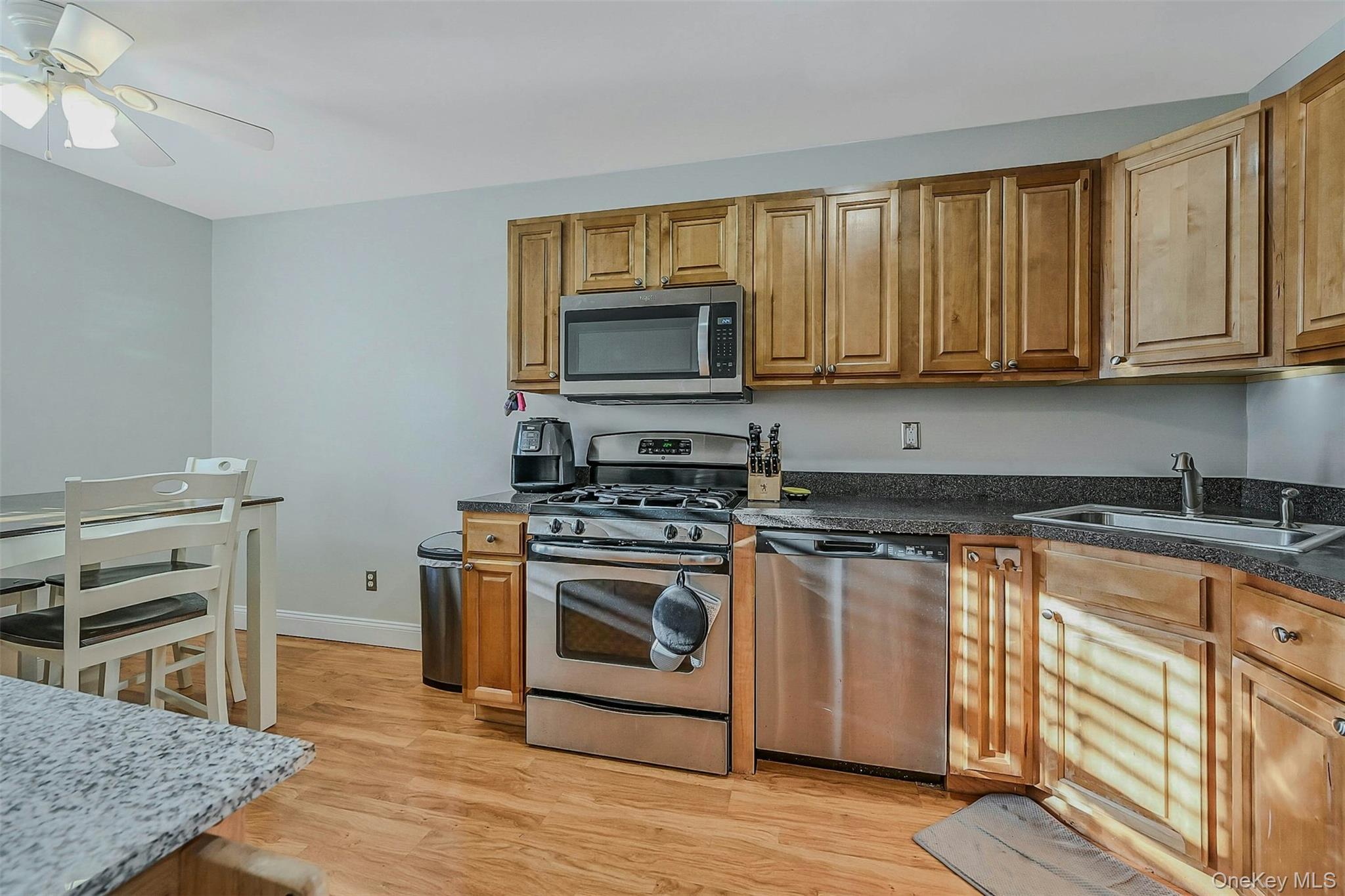 #9 photo, 50 Strawberry Commons, Riverhead , NY 11901