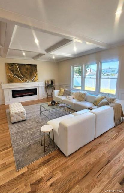 #4 photo, Westbury, नासाउ काउंटी Westbury , NY 11590