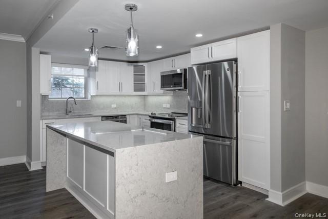 #2 photo, 100 Glen Street, नासाउ काउंटी Glen Cove , NY 11542