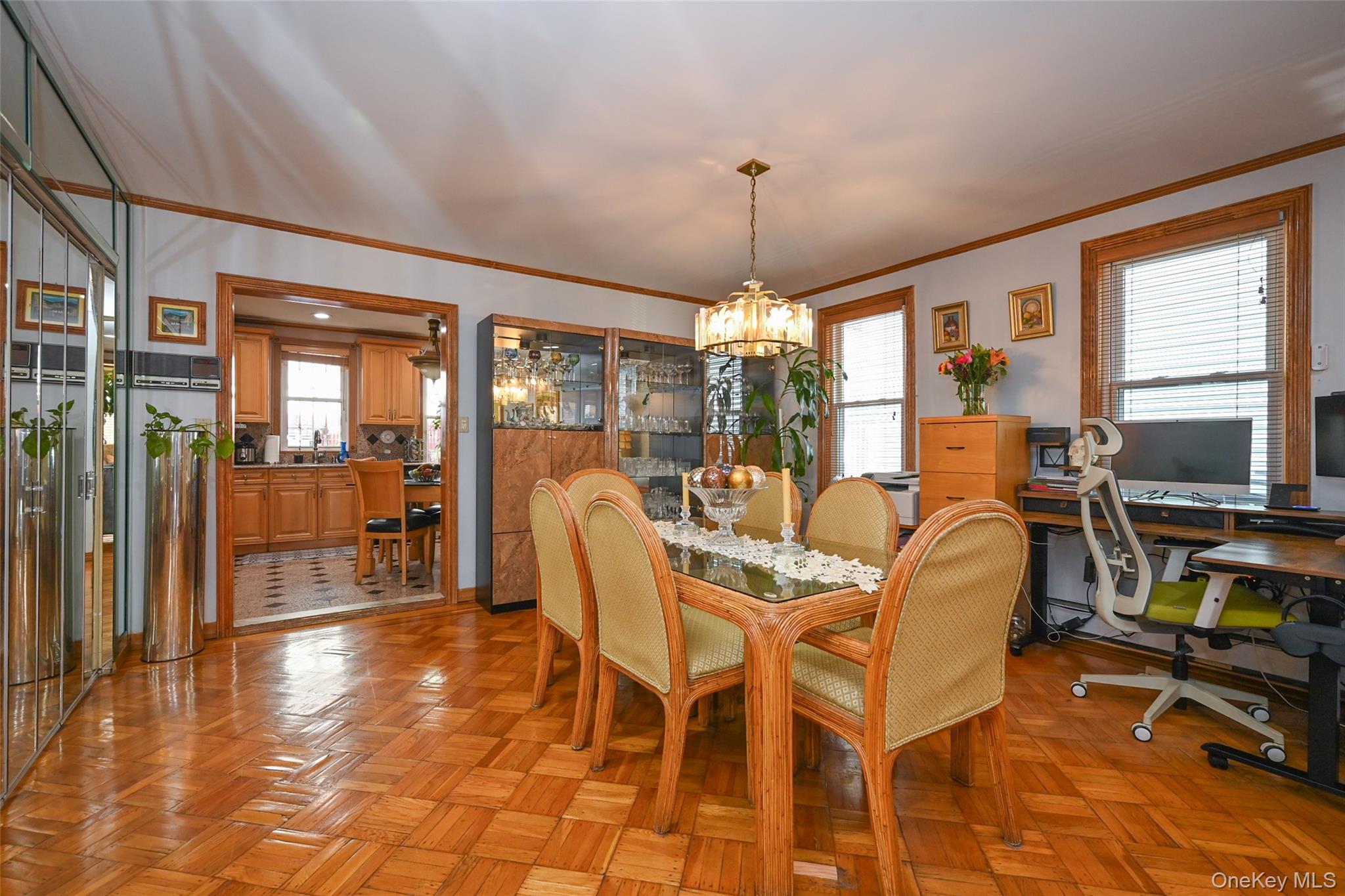 #4 photo, 9603 42nd Avenue, Куинс ‖ Corona , NY 11368