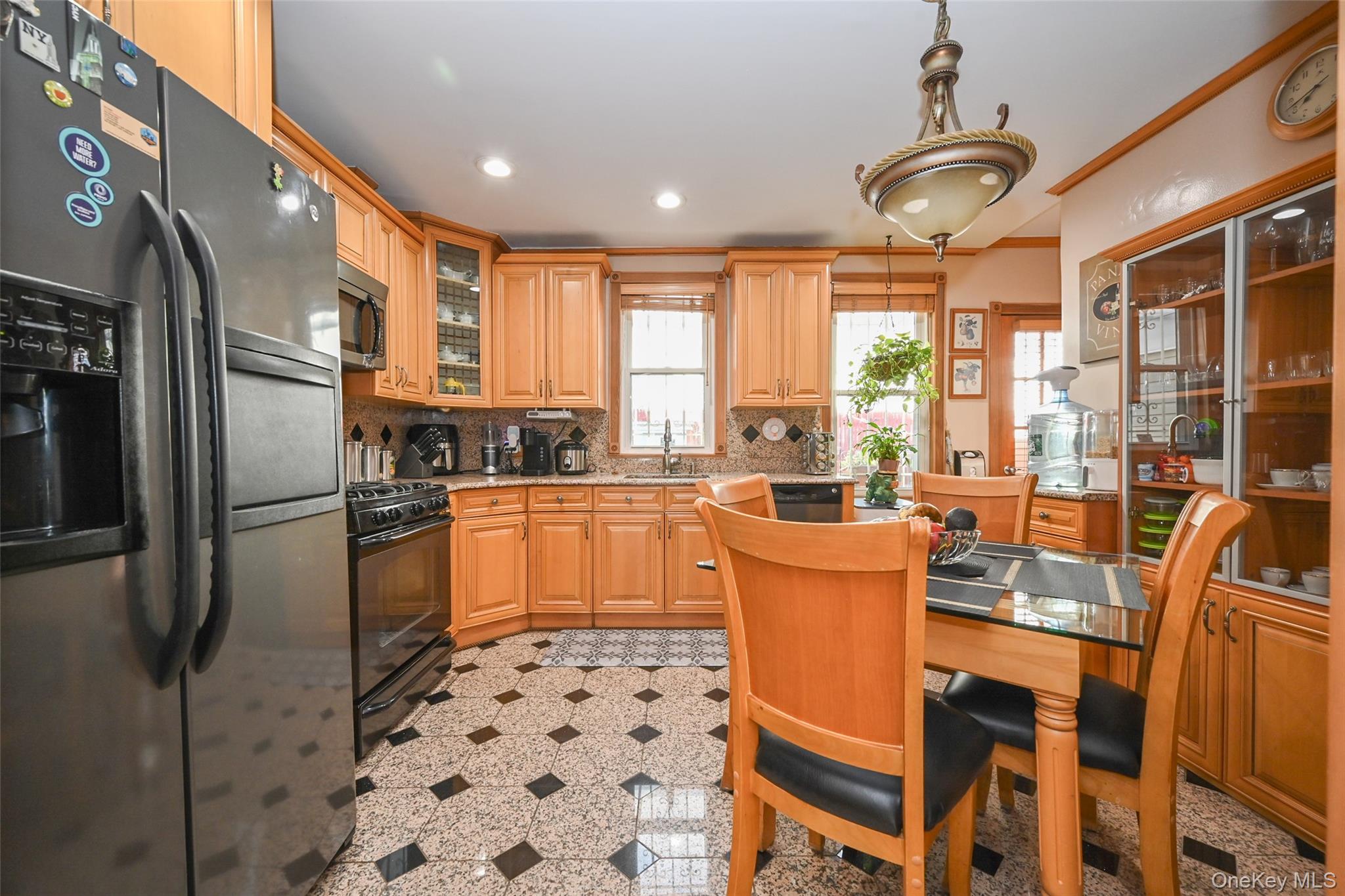 #7 photo, 9603 42nd Avenue, Куинс ‖ Corona , NY 11368