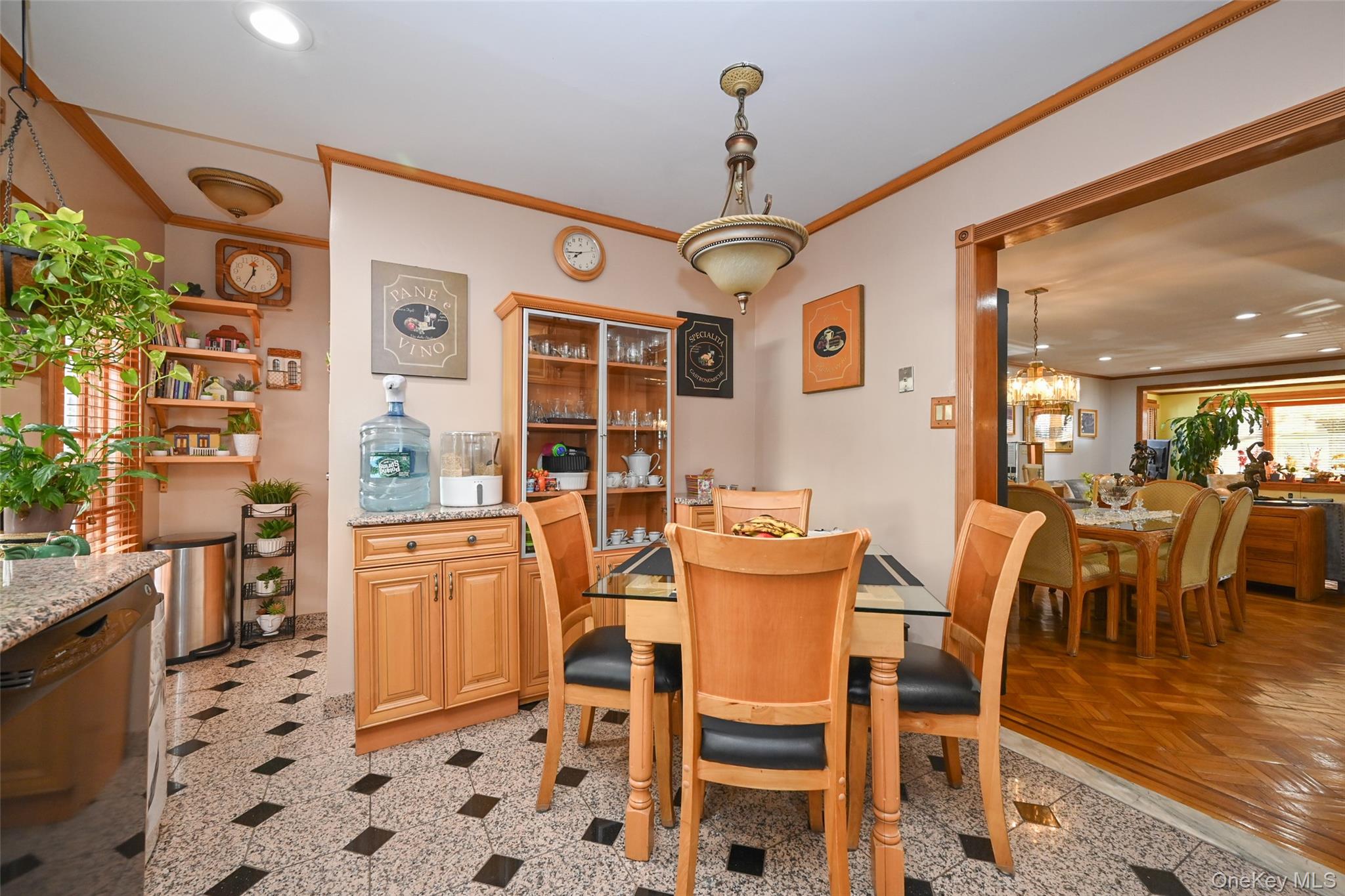 #8 photo, 9603 42nd Avenue, Куинс ‖ Corona , NY 11368