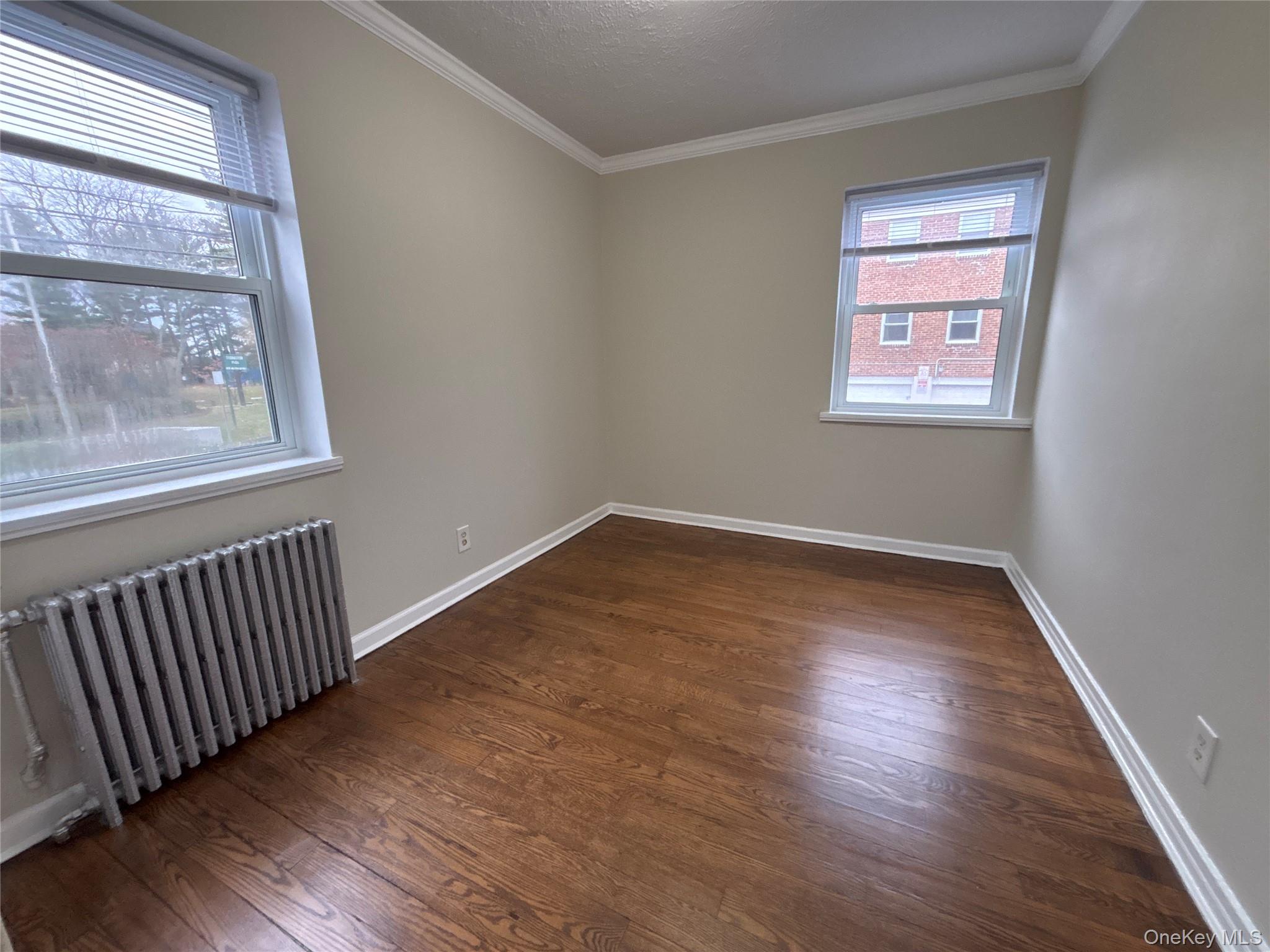 #12 photo, 28 Linden Street, नासाउ काउंटी Great Neck , NY 11021