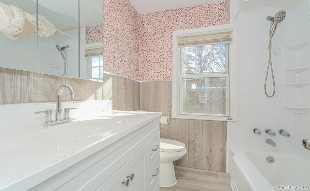 #13 photo, 297 Otis Avenue, Staten Island , NY 10306