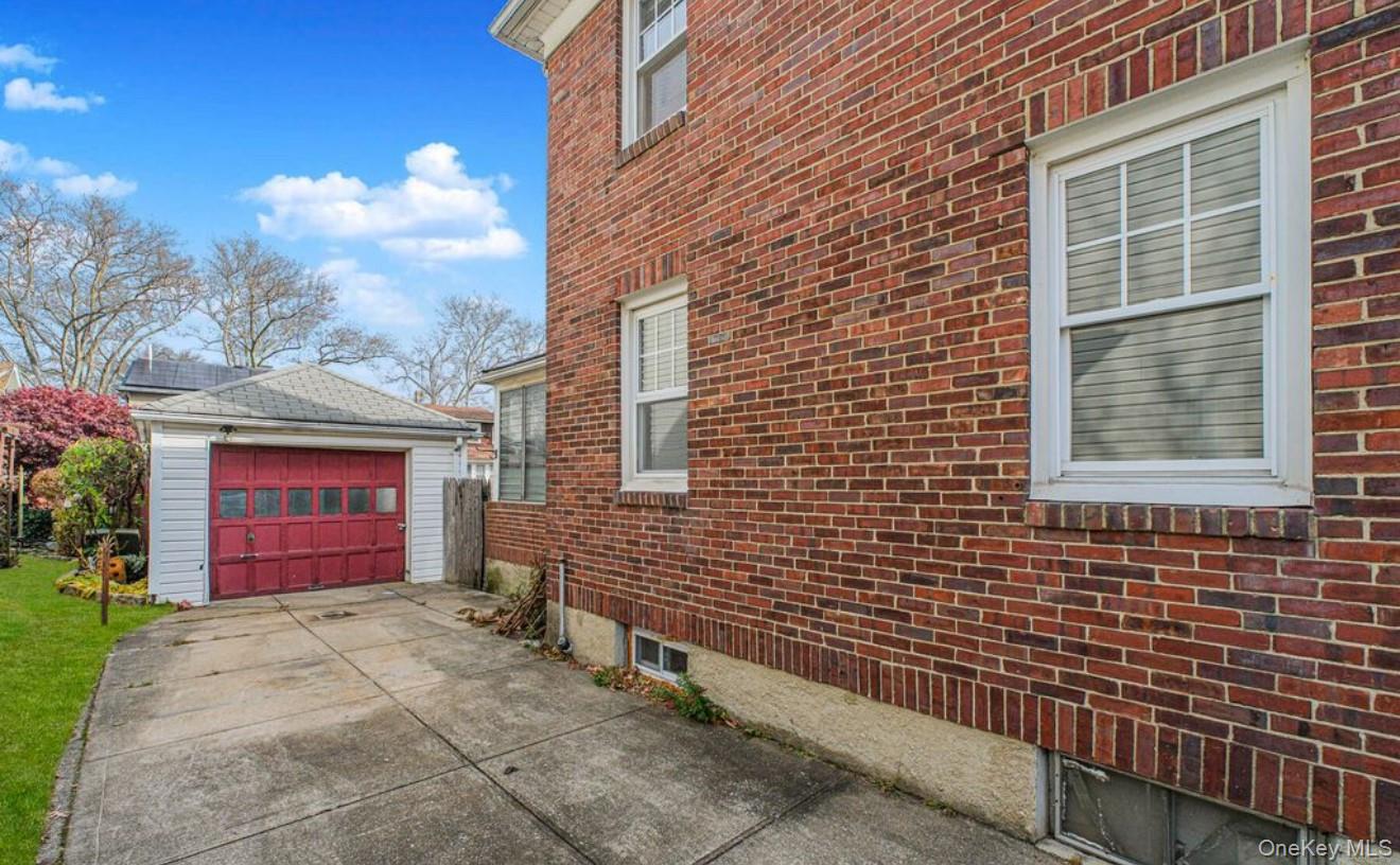 #4 photo, 297 Otis Avenue, Staten Island , NY 10306