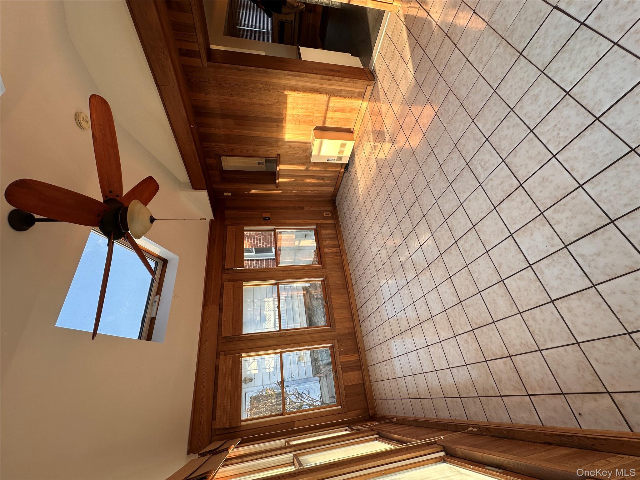 #7 photo, 2480 Fir Court, नासाउ काउंटी East Meadow , NY 11554