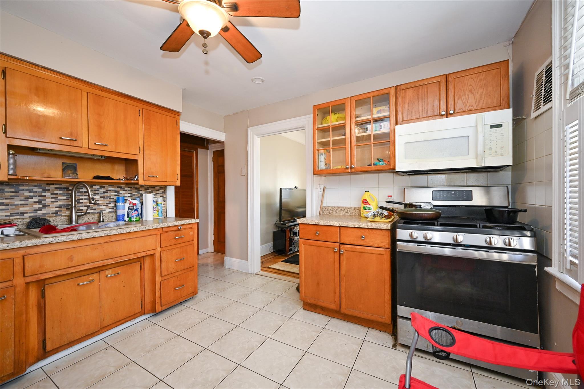 #17 photo, 9601 42nd Avenue, Corona , NY 11368