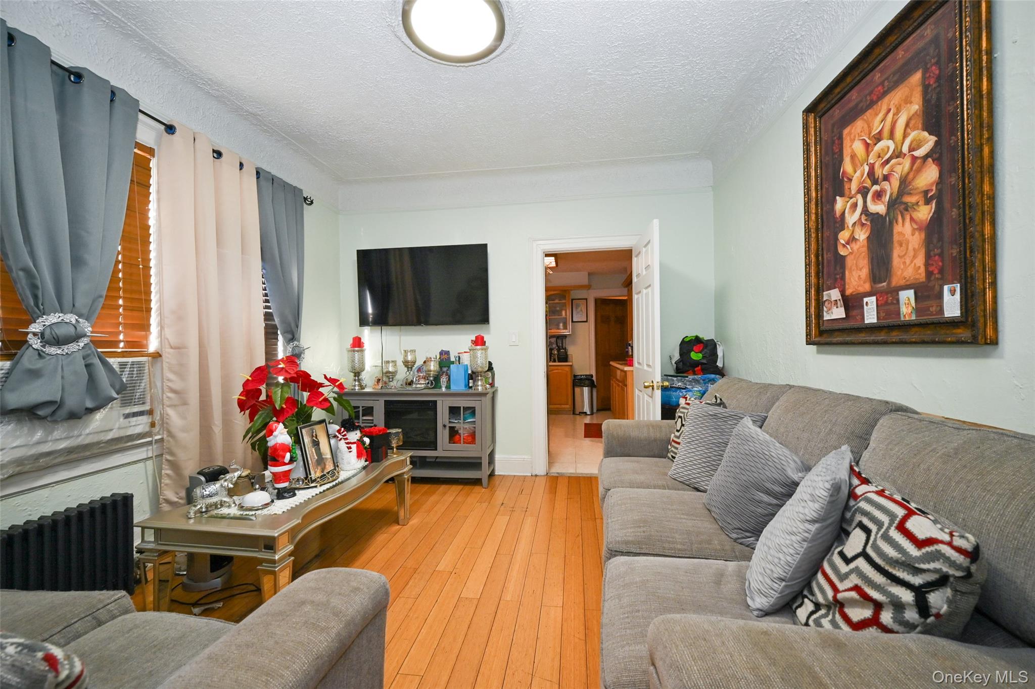 #19 photo, 9601 42nd Avenue, Corona , NY 11368