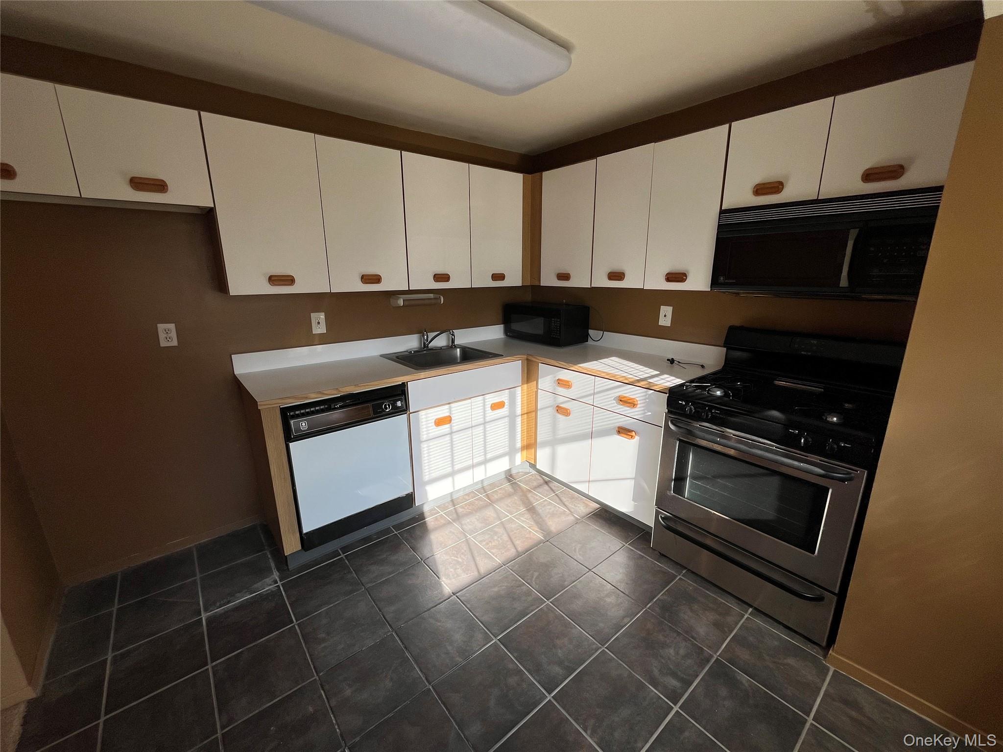 #6 photo, 45 Newbrook Lane, Bay Shore , NY 11706