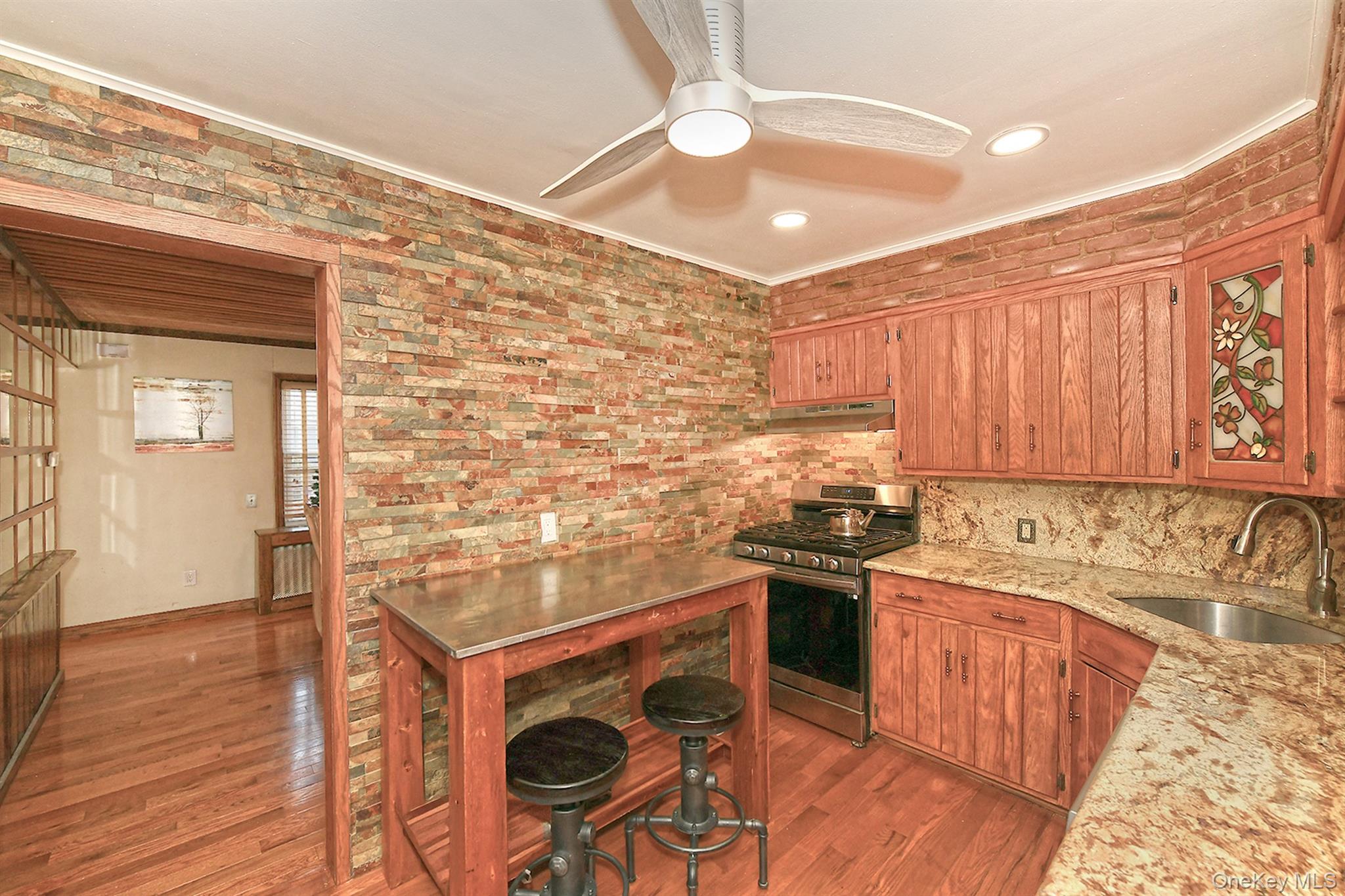 #17 photo, 60 Connecticut Avenue, नासाउ काउंटी Freeport , NY 11520