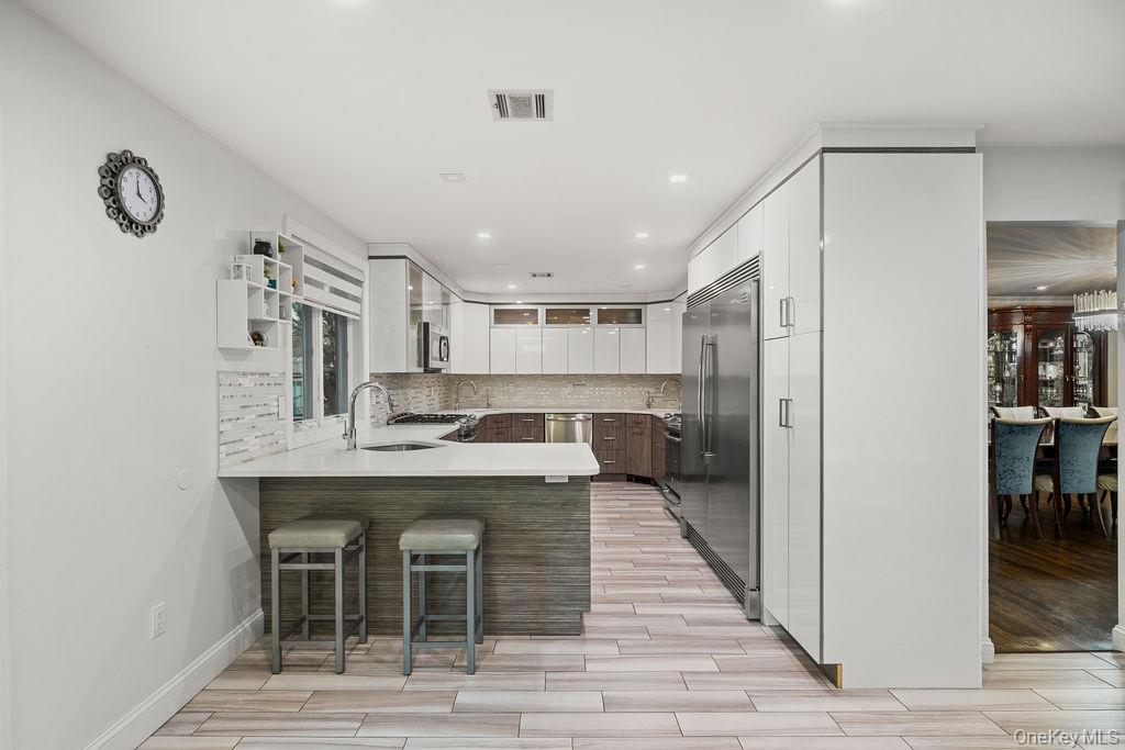 #10 photo, 104 W Maple Avenue, 뉴욕주 Monsey , NY 10952